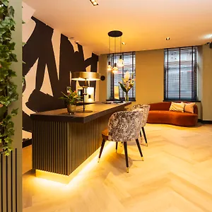4* 호텔 Huygens Place